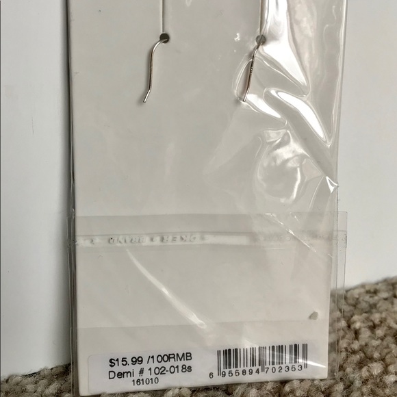 🆕Starfish Project Demi; Emerald Cut Earrings - Picture 3 of 6